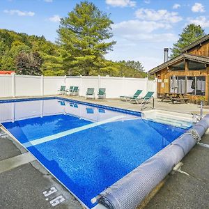 Cedarbrook Two Double Bed Hotel Room With Outdoor Heated Pool 216 Killington Exterior photo