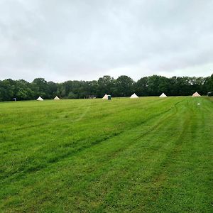 Glamping In The Kent Weald Nr Tenterden Spacious Quite Site Up To 6 Equipped Tents, Each Group Has Their Own Facilities Tranquil And Beautiful Rural Location Yet Just An Hour To London Exterior photo