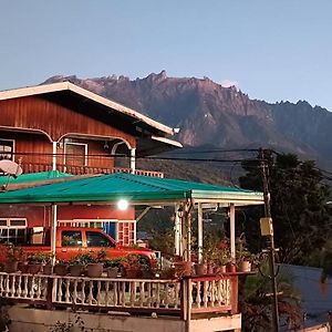 Almeera Homestay Kundasang Exterior photo