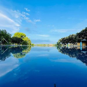 Rho Sigiriya Lake Edge Retreat & Spa Exterior photo