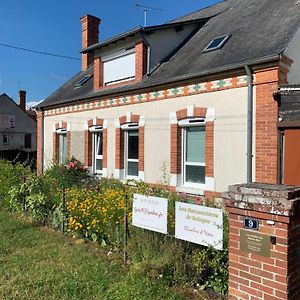 Les Garconnieres De Sologne Bed & Breakfast Salbris Exterior photo