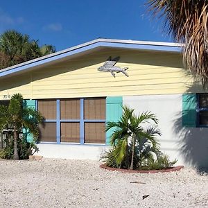 Latitude Adjustment Cabin Villa Anna Maria Exterior photo