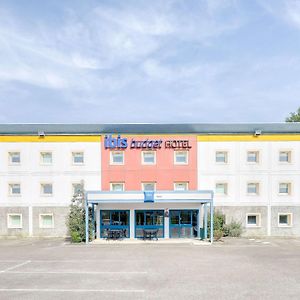 Ibis Budget Versailles - Trappes Exterior photo