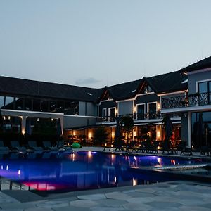 Underhill Resort&Spa Bohorodchany Exterior photo