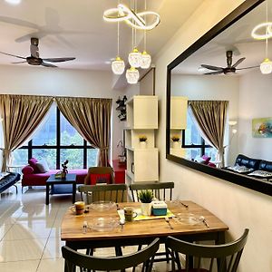 Family Staycation Suite Near Sunway And Petaling Jaya Exterior photo