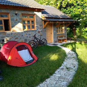Bujtina Peshtan Guesthouse&Camping Tepelene Exterior photo