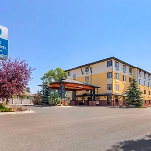 Best Western Golden Prairie Inn And Suites Sidney Exterior photo