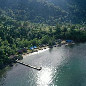 Ricky'S Beach House Pasarsungai Nyala Exterior photo