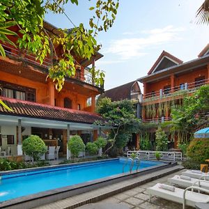 Hotel Lumbung Sari Legian Exterior photo