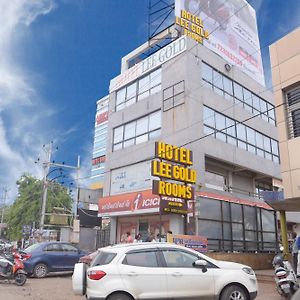 Hotel Lee Gold Anand Exterior photo