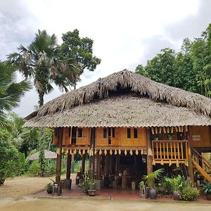 Vu Linh Palm House Homestay - Bungalow Yen Bai Exterior photo