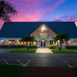 Hometowne Studios By Red Roof Vero Beach - I-95 Exterior photo