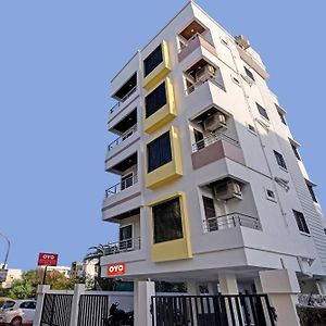 Super Oyo Park View Hotel Sakardara Exterior photo