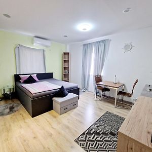 Ibo-Apart 1 Zimmer Apartment In Herzogenaurach Exterior photo