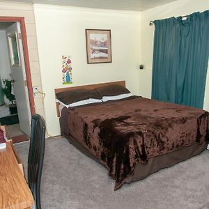 Guest Suite Private Retreat- Honeymoon Suite- J-1 Abbotsford Exterior photo