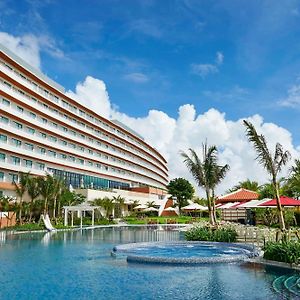 Hilton Okinawa Chatan Resort Exterior photo