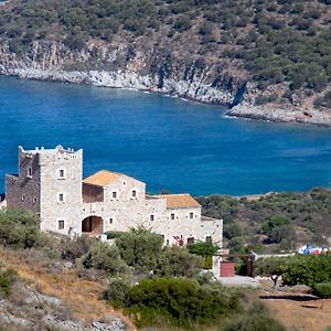 Focalion Castle Luxury Suites Pyrgos Dirou Exterior photo