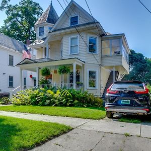 Pet Friendly Burlington House With Covered Porch Exterior photo