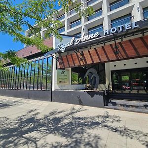 The Royal Anne Hotel Kelowna Exterior photo