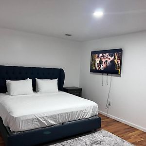 Exquisite 3 Kings Bed Near Newark Ewr/Nyc Downtown Apartment Exterior photo