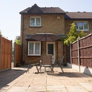 Superb One Bedroom House Thamesmead  Exterior photo