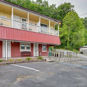Fayetteville Vacation Rental With Balcony! Exterior photo