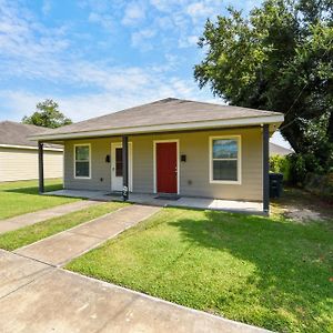 Lovely Lake Charles Duplex In Central Location! Exterior photo