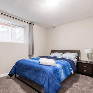 Luxurious Comfortable Suite Airdrie Exterior photo