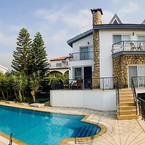 Lovely House With Private Pool In Kyrenia Agios Epiktitos Exterior photo