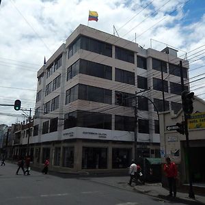 La Merced Plaza Hostal Riobamba Exterior photo