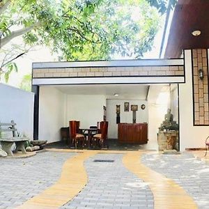 Gibu Art Villa Dehiwala-Mount Lavinia Exterior photo