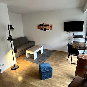 Appartement / Studio Avec Balcon Bougival Exterior photo
