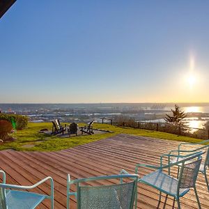 Scenic Tacoma Apartment With Deck And Fire Pit! Exterior photo