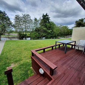 Kuituna On The Canal Villa, 3 Bedrooms Rotorua Exterior photo