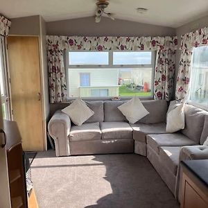 Two Bedroom Caravan With Sea Views, Warden Springs Eastchurch Exterior photo