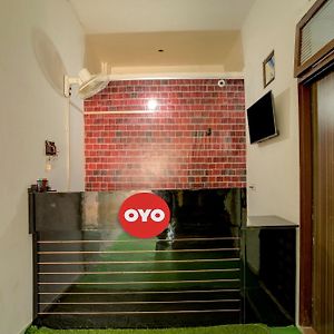 Oyo Flagship 81083 The Two Clouds Hotel Sikar Exterior photo