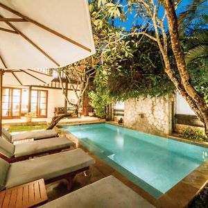 Majestic 3 Bedroom Private Pool Villa Ne18 Jimbaran  Exterior photo