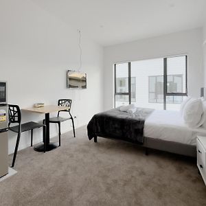 Cozy One-Bedroom Getaway In Takanini Auckland Exterior photo