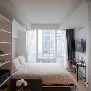 Stunning Studio With View Apartment Montreal Exterior photo