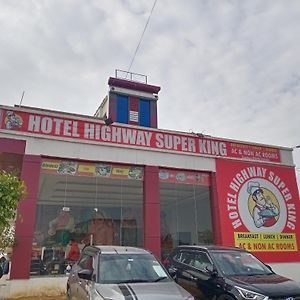 Oyo Hotel Highway Super King Baraud Exterior photo
