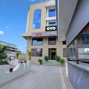 Oyo Flagship 81018 Hotel Fine Stay Jalna Exterior photo