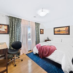 Modern Queen Bedroom, Office Essentials, Wi-Fi Toronto Exterior photo