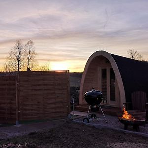 Romantisches Holz-Iglu Optional Mit Hotpot Mit Whirlpoolfunktion Und Led Unterwasserbeleuchtung Neuhaus an Der Eger Exterior photo