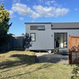 Brand New Tiny House With Private Outdoor Area Villa Auckland Exterior photo