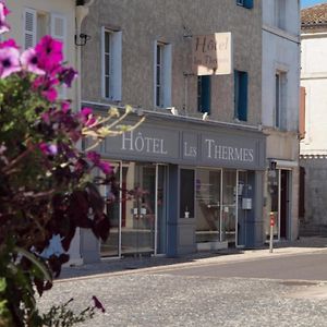 Hotel Les Thermes Jonzac Exterior photo