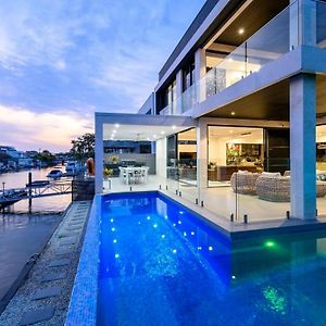 Luxury Retreat On Prestigious Cronin Island Villa Gold Coast Exterior photo