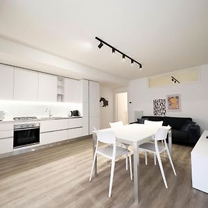 New 2024 Modern Apt 5M From Treviso Apartment Dosson Exterior photo