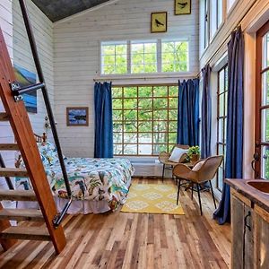 Treetop Hideaways: The Dogwood Treehouse Chattanooga Exterior photo
