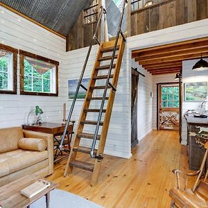 Treetop Hideaways: The Redbud Treehouse Chattanooga Exterior photo