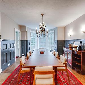 Historic Connecticut Home With Grill And Spacious Yard Weston Exterior photo